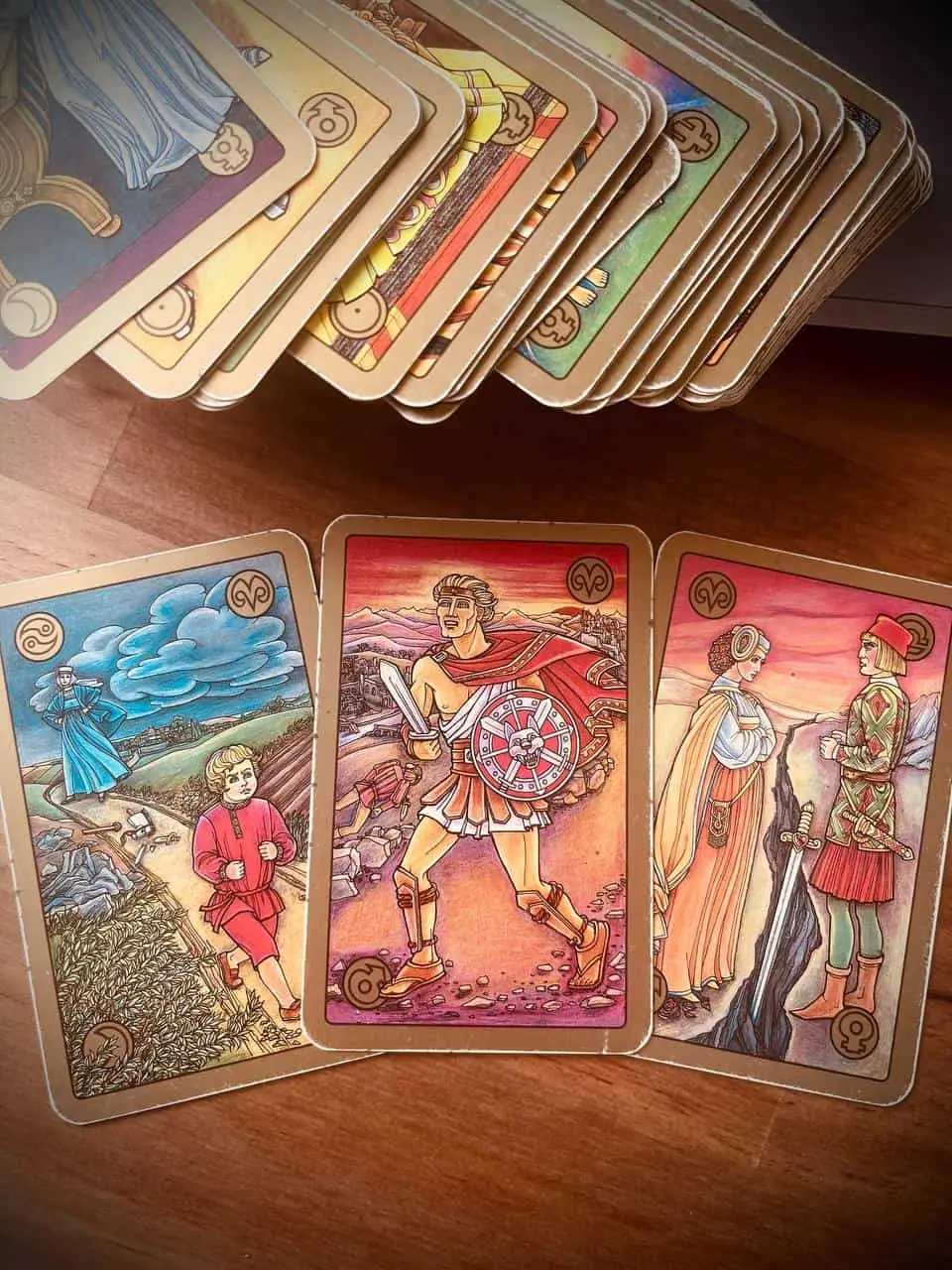 Symbolon cards and the cardinal axes of the horoscope. Analysing the houses of the chart.