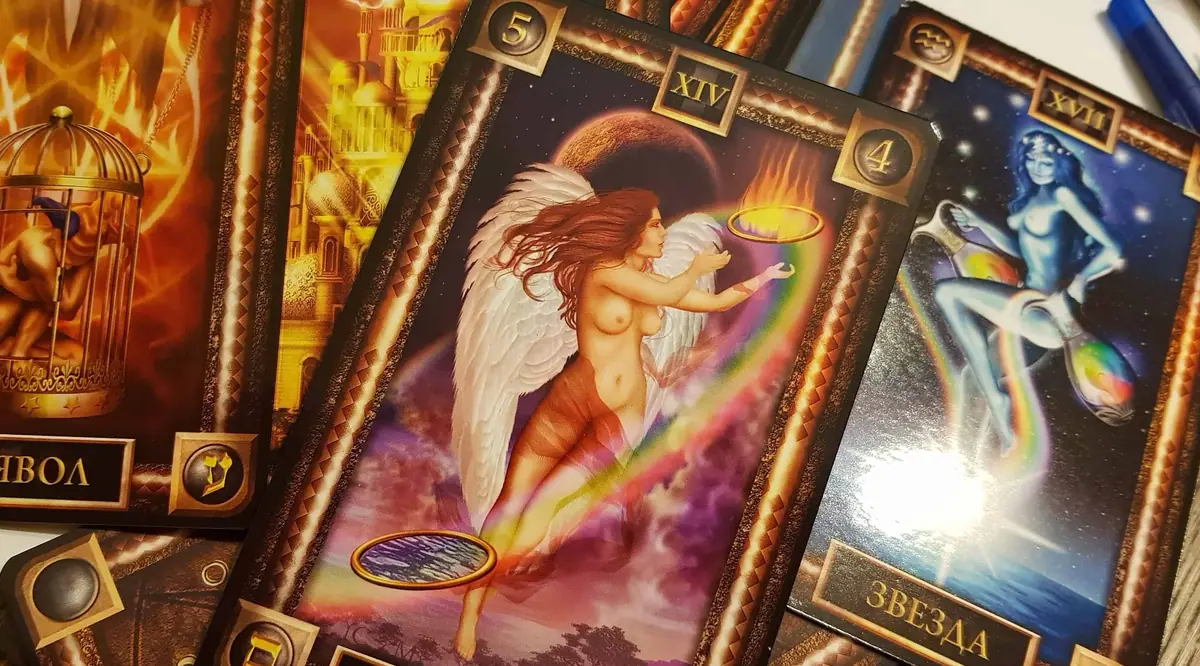 Psychological Tarot. Self-discovery through the Tarot Arcana.